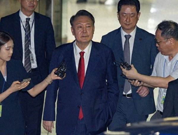 尚融 尹锡悦再次缺席内乱案庭审 律师称其虚弱到“连楼梯都爬不动”