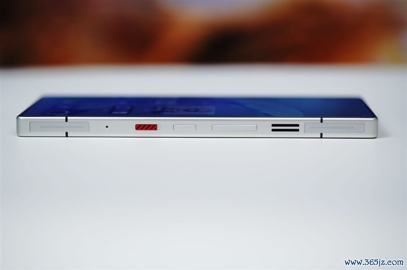 3A大作随身玩！手游端游通吃 红魔11S Pro+手机评测：硬核玩家的终极移动游戏平台